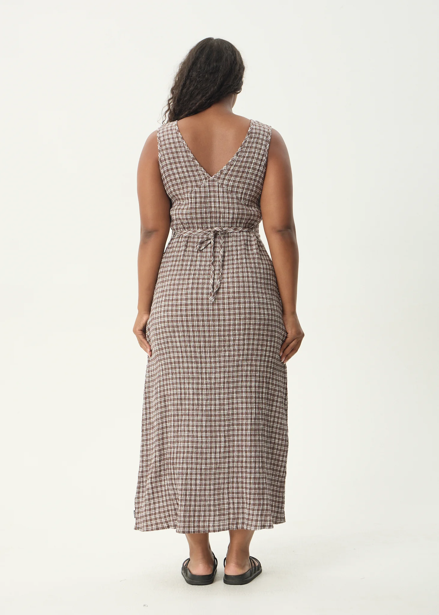 AFENDS Womens Tully - Seersucker Maxi Dress - Base Coffee Check - Image 11