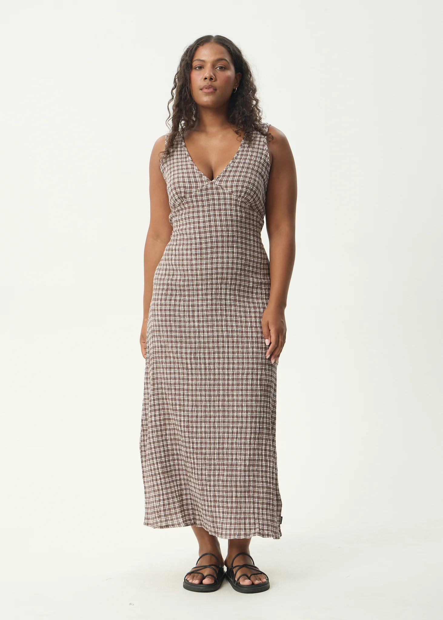 AFENDS Womens Tully - Seersucker Maxi Dress - Base Coffee Check - Image 2